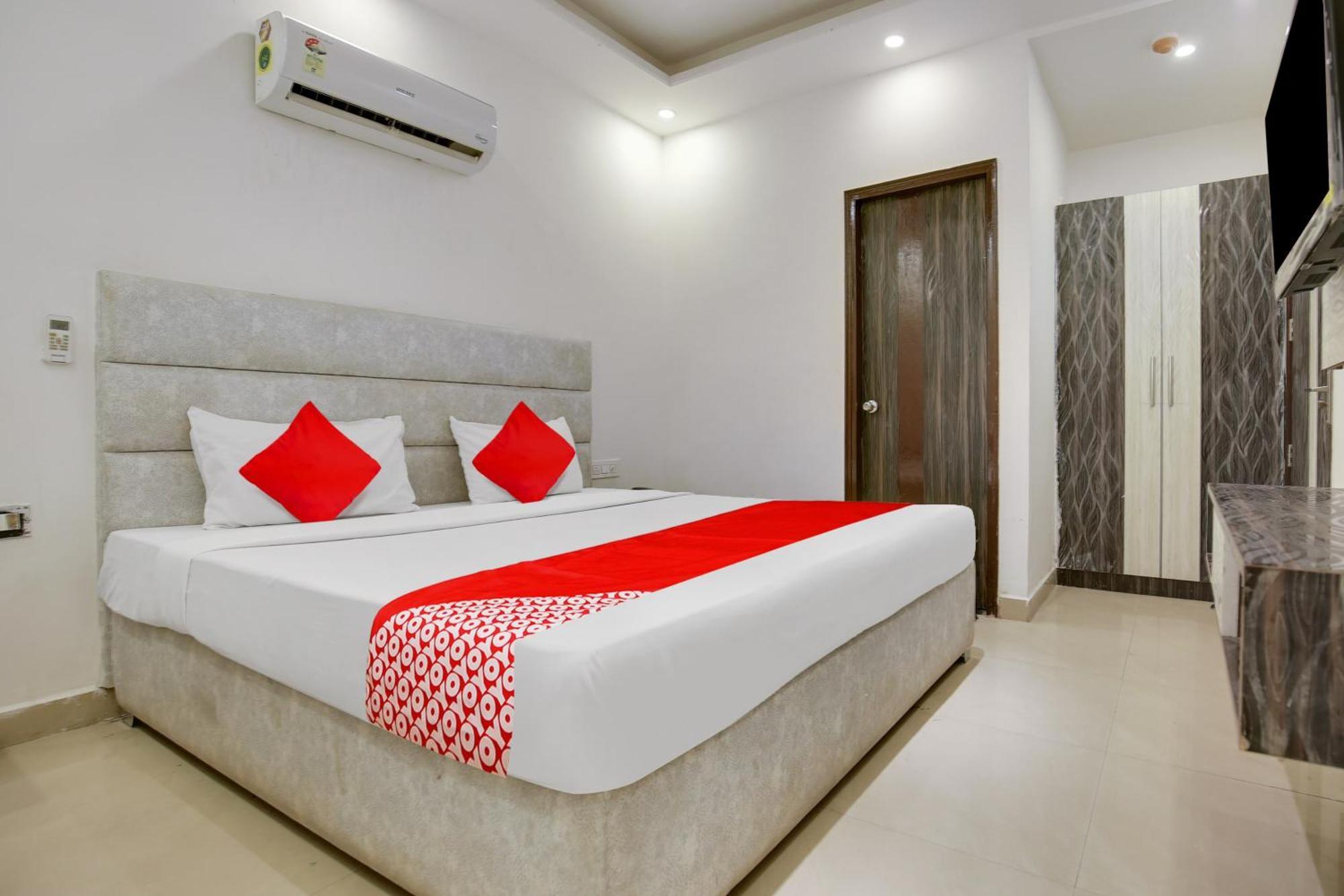 Hotel O Av Continental Zirakpur Buitenkant foto