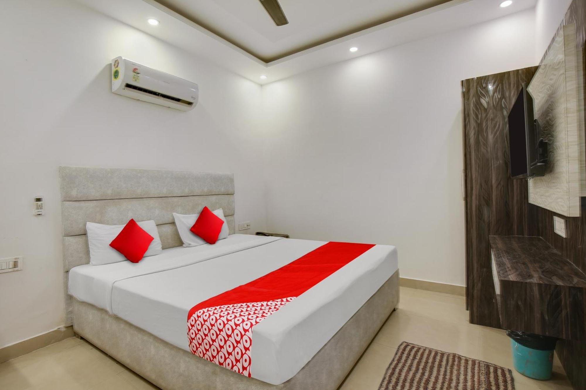 Hotel O Av Continental Zirakpur Buitenkant foto